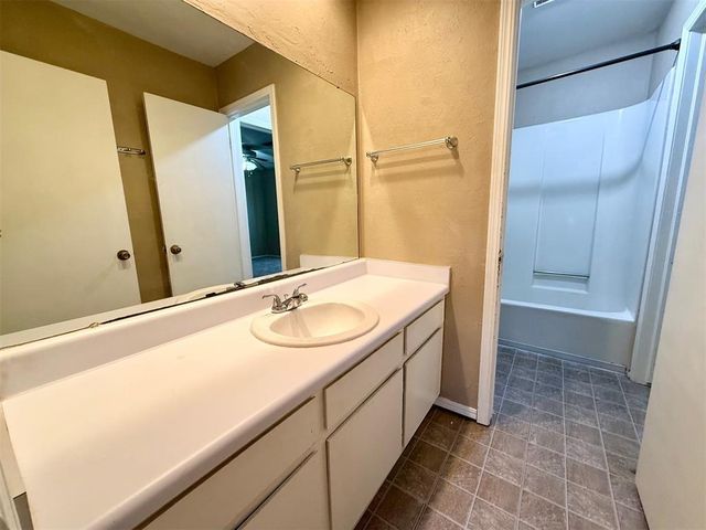 2329 Heatherfield Lane, Norman, OK 73071