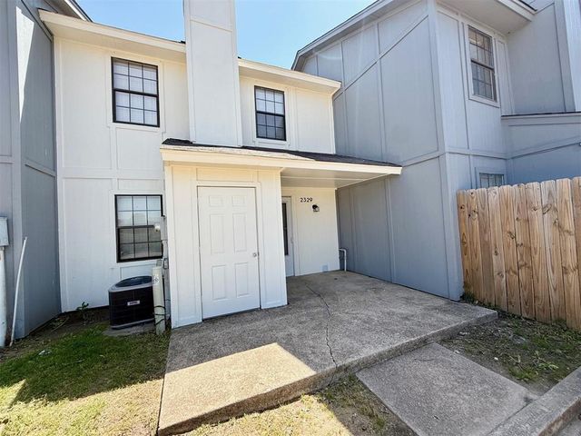 2329 Heatherfield Lane, Norman, OK 73071