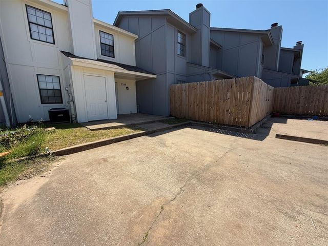 2329 Heatherfield Lane, Norman, OK 73071