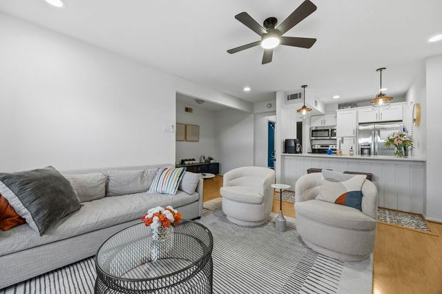 4323 Brown Street 237, Dallas, TX 75219