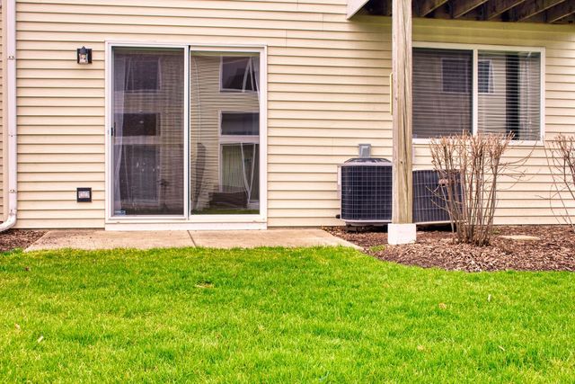 1160 Hawthorne Lane 1160, Elk Grove Village, IL 60007