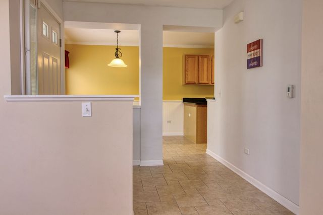 1160 Hawthorne Lane 1160, Elk Grove Village, IL 60007
