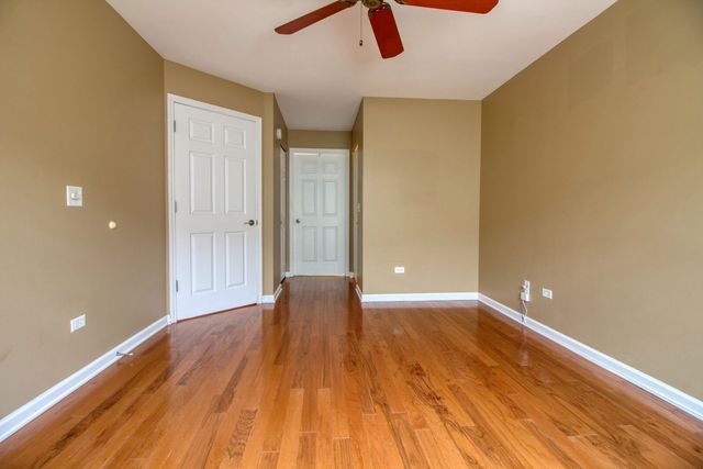 1160 Hawthorne Lane 1160, Elk Grove Village, IL 60007