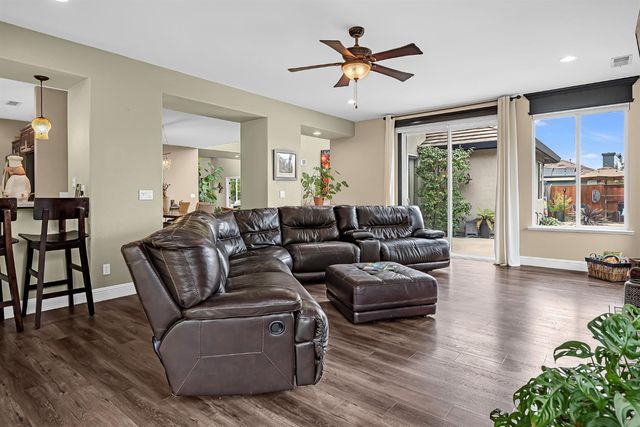 3497 Lambeth Dr, Rescue, CA 95672