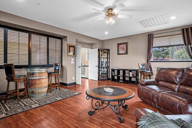 3497 Lambeth Dr, Rescue, CA 95672