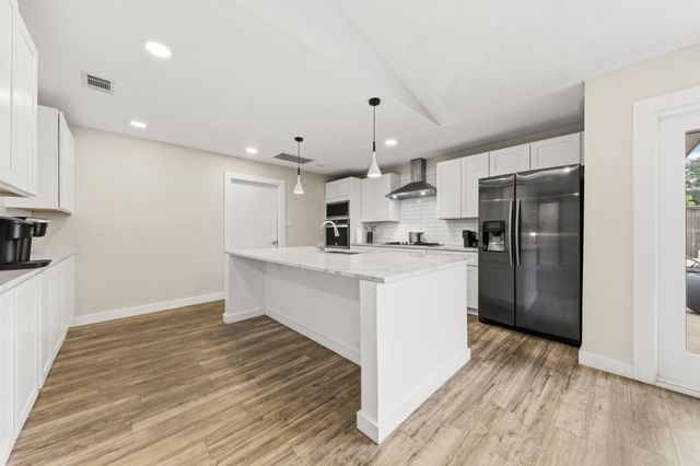 2760 N Hillbrier Circle, Plano, TX 75075