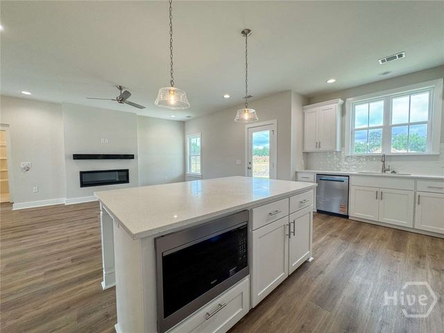 362 Cottage Loop, Midway, GA 31320