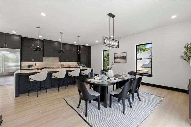 217 NE H Street, Bentonville, AR 72712