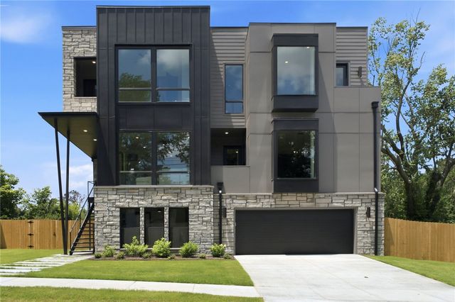 217 NE H Street, Bentonville, AR 72712