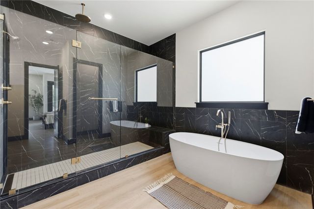 217 NE H Street, Bentonville, AR 72712