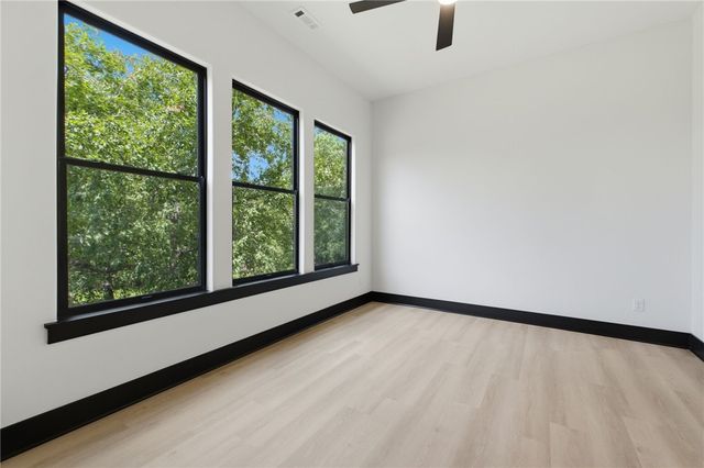 217 NE H Street, Bentonville, AR 72712