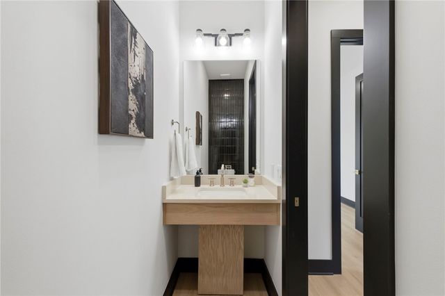 217 NE H Street, Bentonville, AR 72712