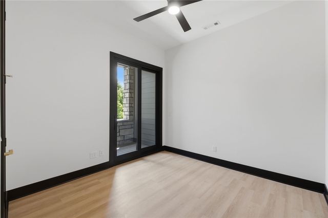 217 NE H Street, Bentonville, AR 72712