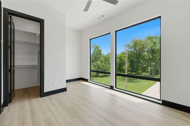 217 NE H Street, Bentonville, AR 72712