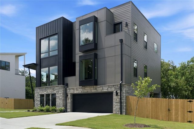 217 NE H Street, Bentonville, AR 72712