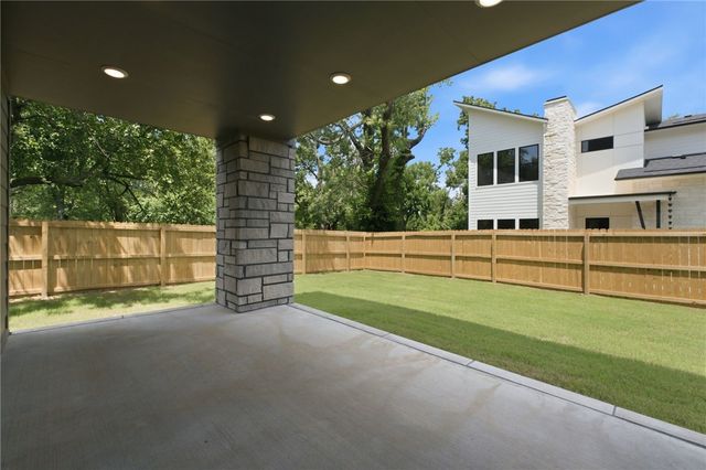 217 NE H Street, Bentonville, AR 72712