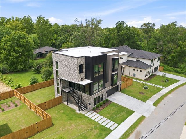 217 NE H Street, Bentonville, AR 72712