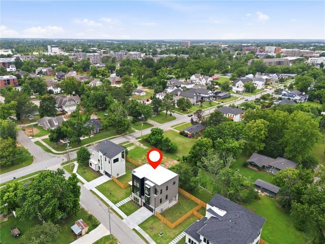 217 NE H Street, Bentonville, AR 72712