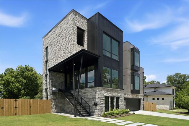 217 NE H Street, Bentonville, AR 72712