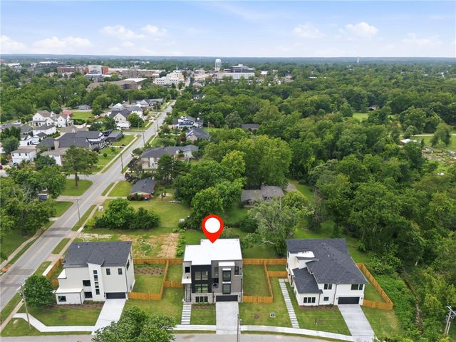 217 NE H Street, Bentonville, AR 72712