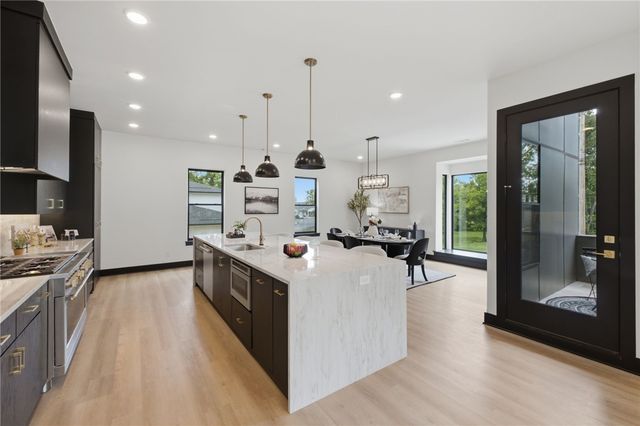 217 NE H Street, Bentonville, AR 72712