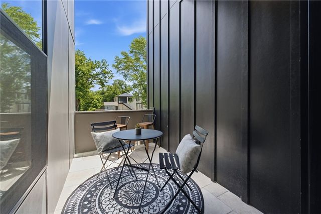 217 NE H Street, Bentonville, AR 72712
