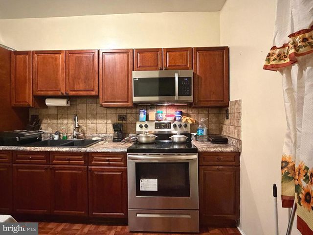 2401 N ORKNEY ST, Philadelphia, PA 19133