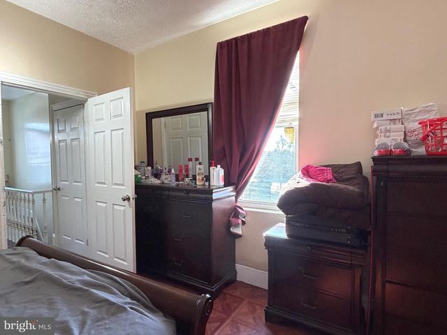 2401 N ORKNEY ST, Philadelphia, PA 19133