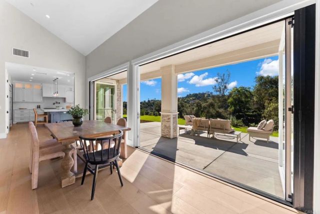 2747 Via Del Robles, Fallbrook, CA 92028