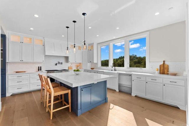 2747 Via Del Robles, Fallbrook, CA 92028