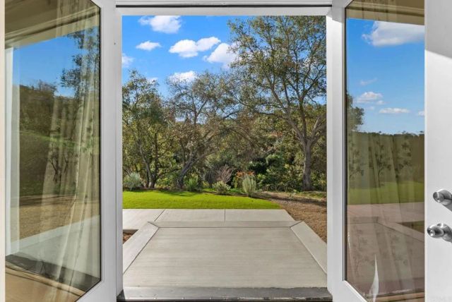 2747 Via Del Robles, Fallbrook, CA 92028