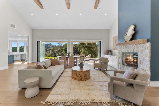 2747 Via Del Robles, Fallbrook, CA 92028