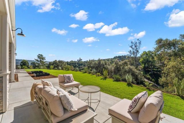 2747 Via Del Robles, Fallbrook, CA 92028