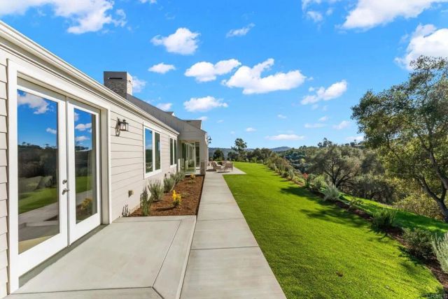 2747 Via Del Robles, Fallbrook, CA 92028