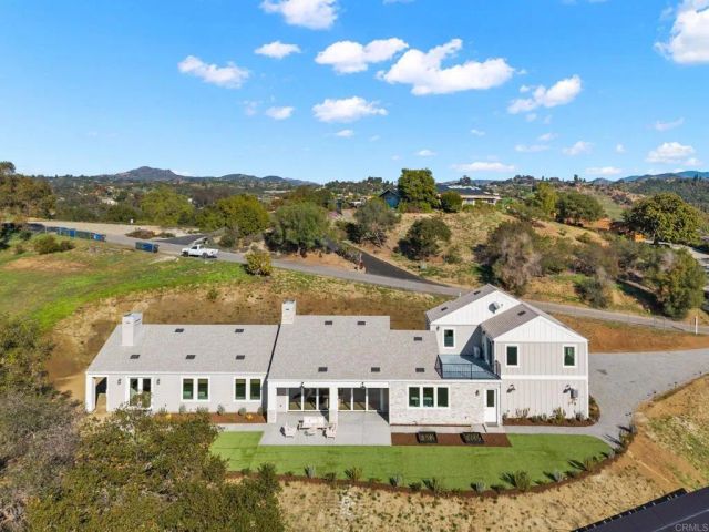 2747 Via Del Robles, Fallbrook, CA 92028