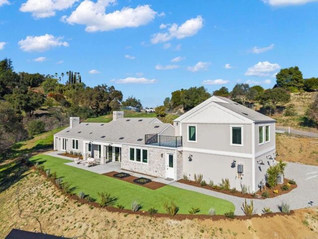 2747 Via Del Robles, Fallbrook, CA 92028