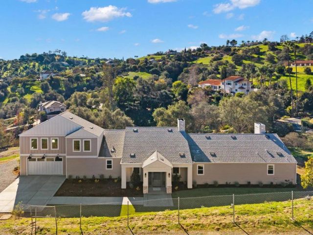 2747 Via Del Robles, Fallbrook, CA 92028
