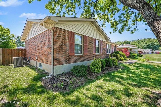 3606 Stacy Ct, Louisville, KY 40214