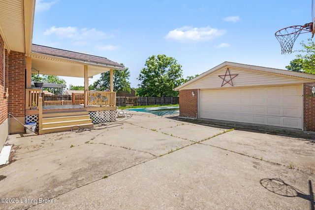3606 Stacy Ct, Louisville, KY 40214