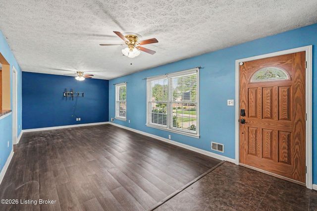 3606 Stacy Ct, Louisville, KY 40214