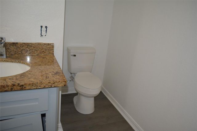 40 County Road 3577, Cleveland, TX 77327