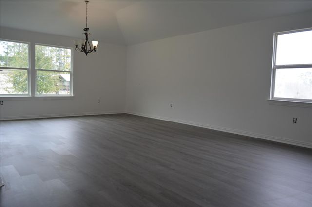 40 County Road 3577, Cleveland, TX 77327