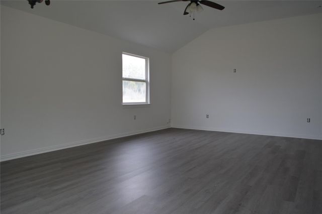 40 County Road 3577, Cleveland, TX 77327