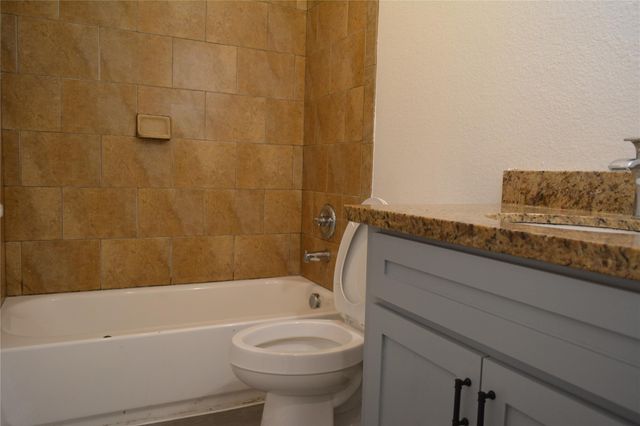 40 County Road 3577, Cleveland, TX 77327