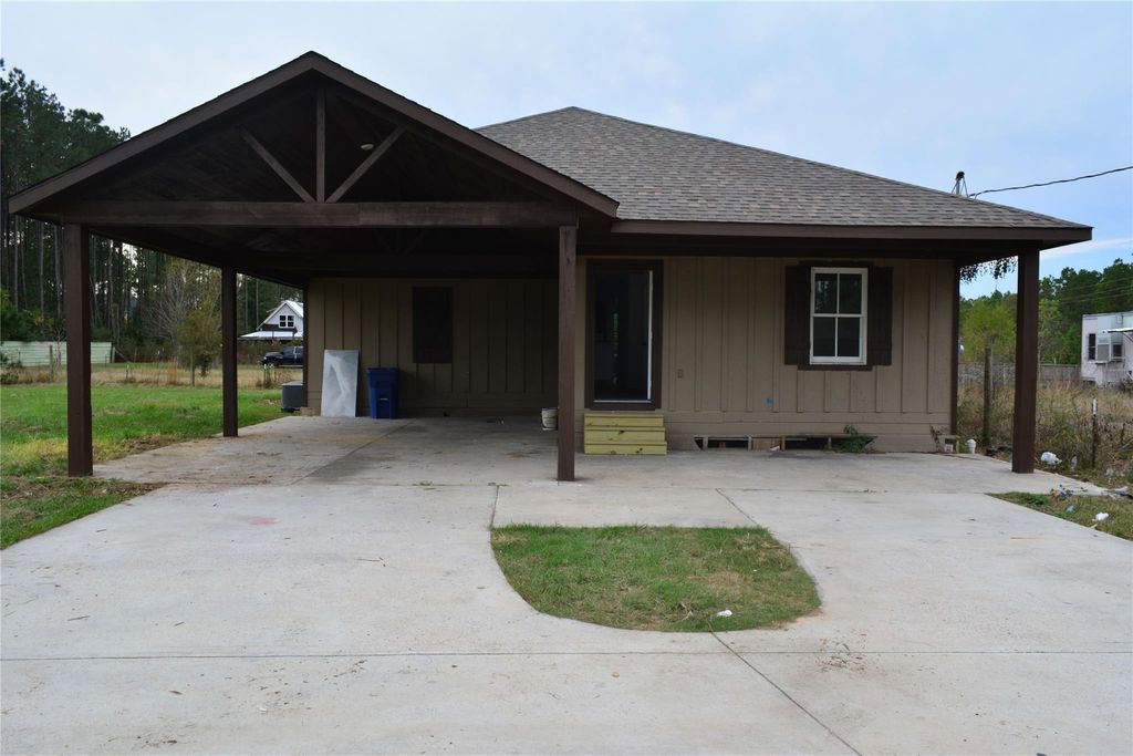 40 County Road 3577, Cleveland, TX 77327