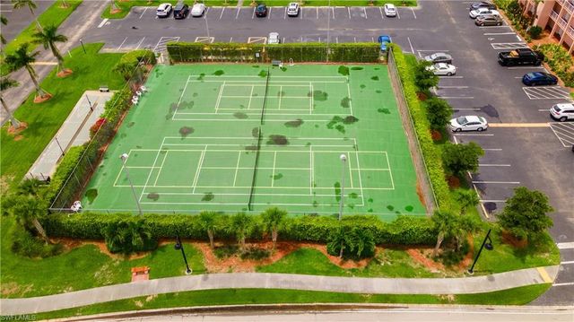 190 Turtle Lake CT # 311, Naples, FL 34105