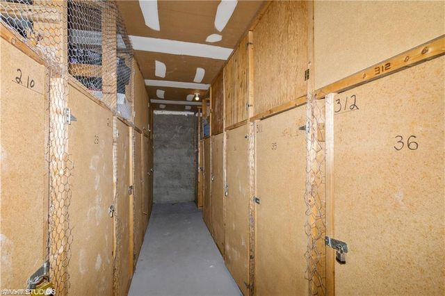 190 Turtle Lake CT # 311, Naples, FL 34105