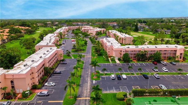 190 Turtle Lake CT # 311, Naples, FL 34105