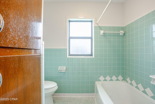 3121 Douglas Road, Panama City, FL 32405