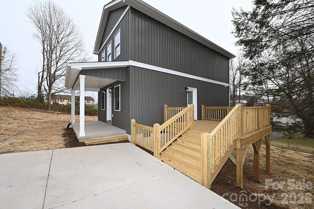 1135 Apple Lane, Granite Falls, NC 28630